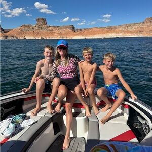 Meet your Posher, Nicole